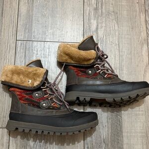 Baretraps Stay Dry System Black and Brown Boots with Faux Fur